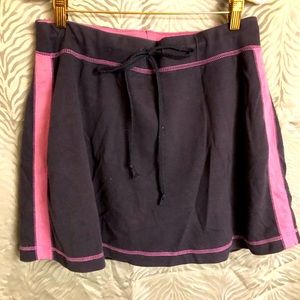 St John’s Bay Skort - L Navy and Pink Trim.